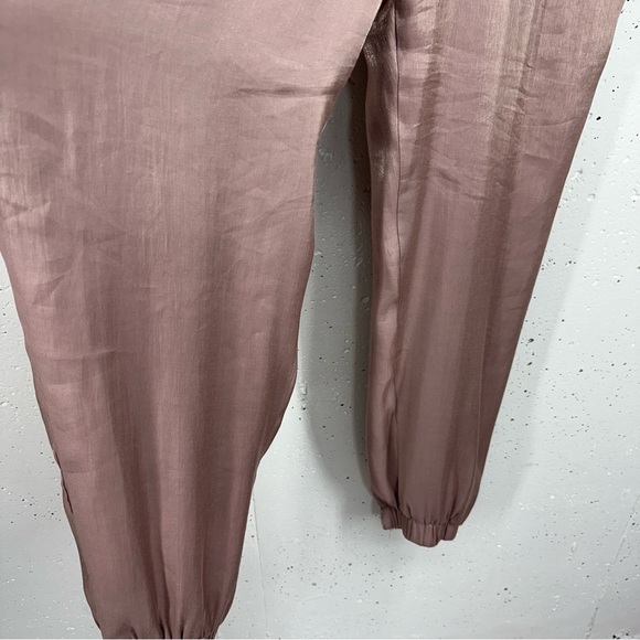 TCEC Women’s size Large Glimmering Pink Joggers - Picture 5 of 13